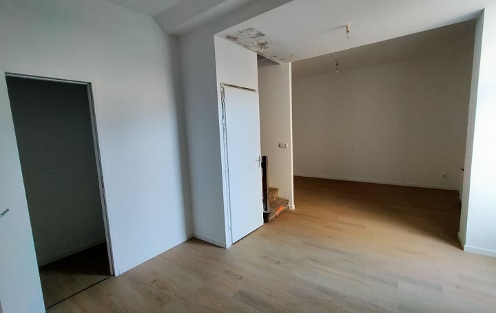 2 bed stone house for sale near Averton