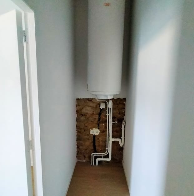 2 bed stone house for sale near Averton