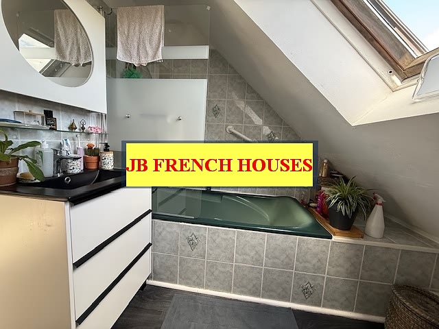 2 bed stone house for sale near Banvou
