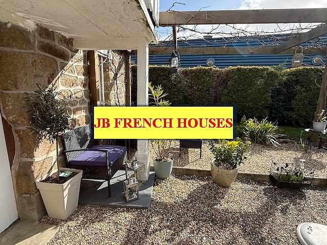 2 bed stone house for sale near Banvou