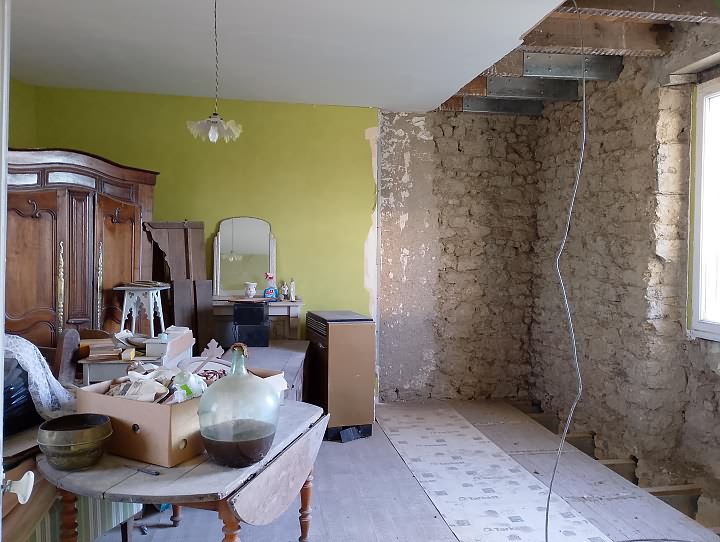 Stone house to renovate near BRITTANY CENTRE and BRITTANY CENTRE WEST