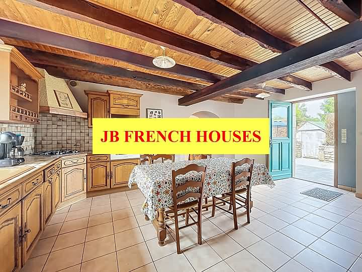 5 bed stone house for sale near Colomel