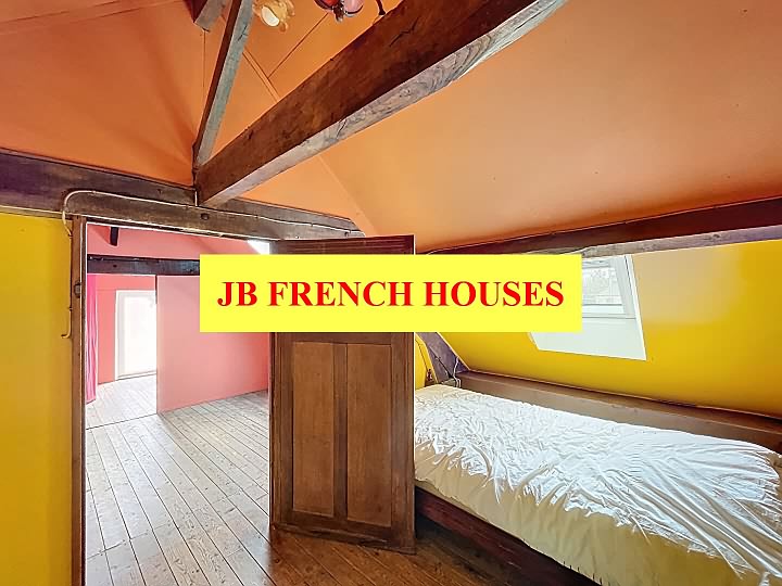 2 bed stone house for sale near Colomel
