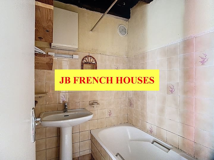 2 bed stone house for sale near Loutehel