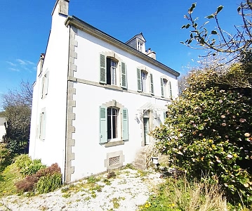5 bed stone house for sale near Perret