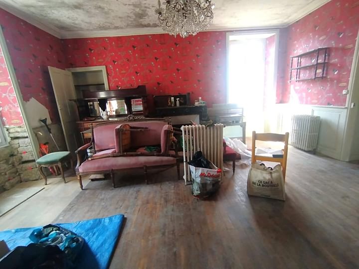 5 bed stone house for sale near Perret