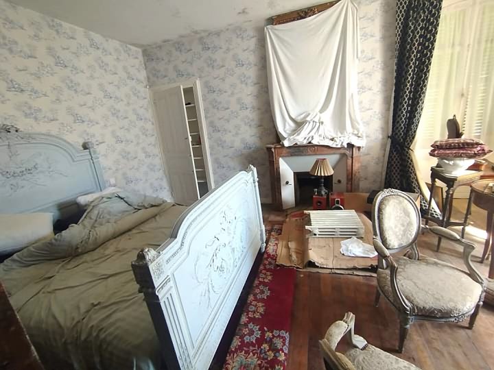 5 bed stone house for sale near Perret