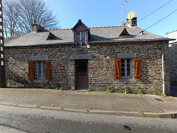 2 bed stone house for sale near Perret