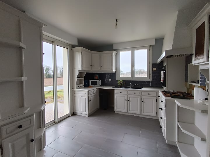 4 bed stone house for sale near Perret