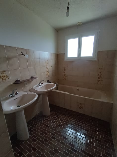 4 bed stone house for sale near Perret