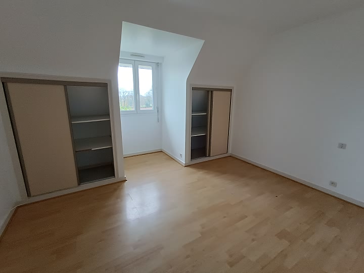 4 bed stone house for sale near Perret