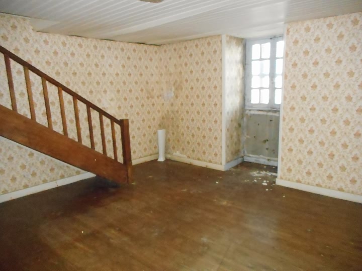 Stone house to renovate near Goulat