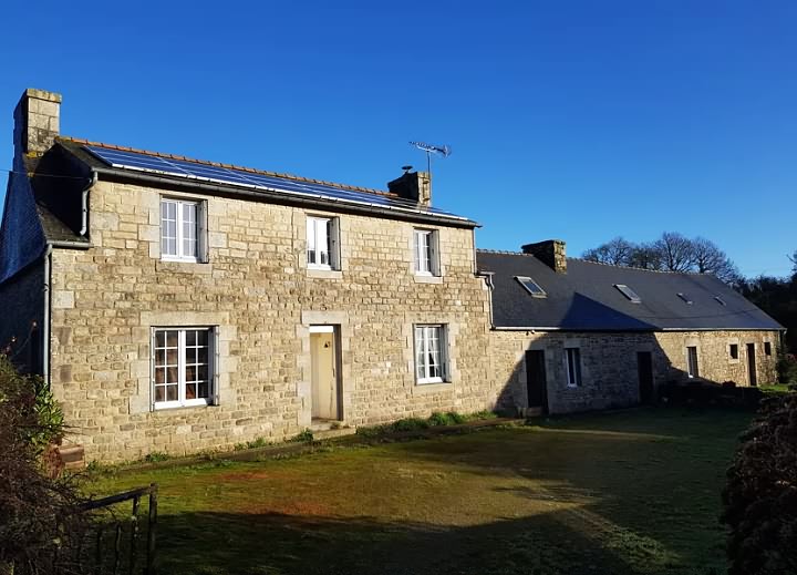 3 bed stone farmhouse for sale near Kerurien