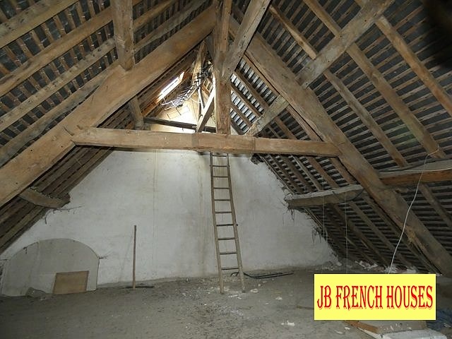 4 bed stone house for sale near Lapenty