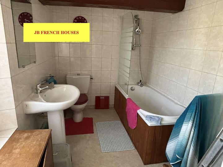 2 bed stone house for sale near Lesbois