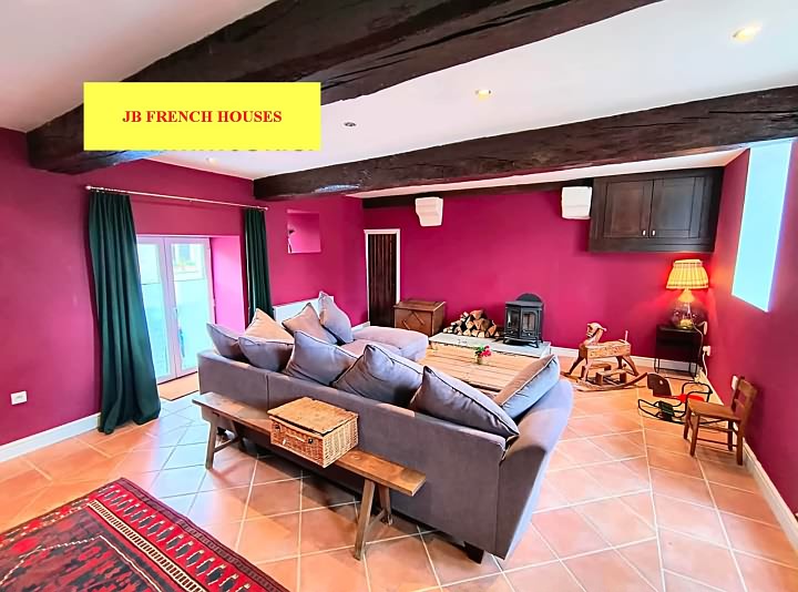 4 bed stone house for sale near Lesbois