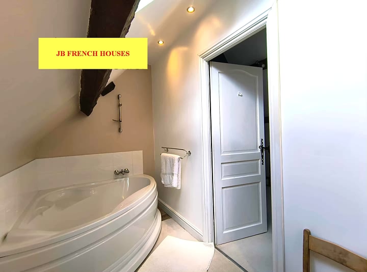 4 bed stone house for sale near Lesbois