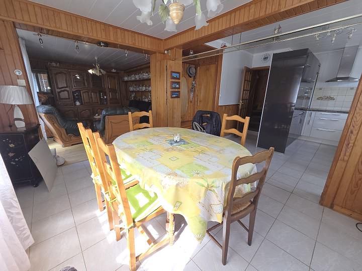 2 bed stone house for sale near Bever