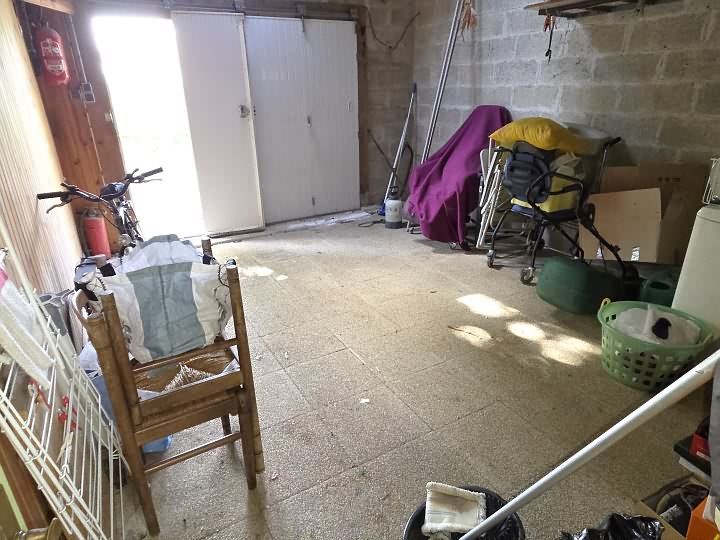 2 bed stone house for sale near Bever