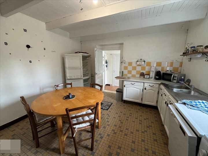 2 bed stone house for sale near Keraden