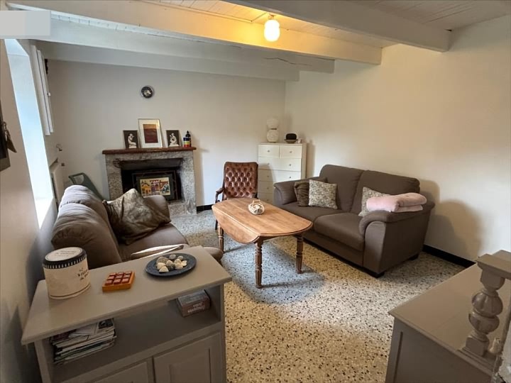 2 bed stone house for sale near Keraden