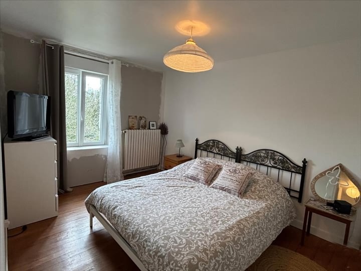 2 bed stone house for sale near Keraden