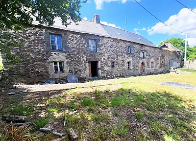 Stone barn to renovate near Perret