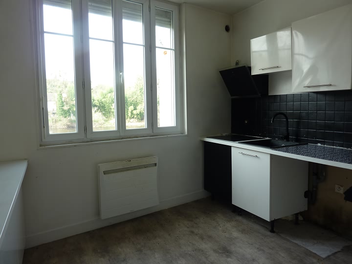 Maison en pierre de 2 chambres à vendre près de Liglet