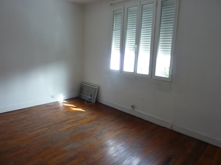Maison en pierre de 2 chambres à vendre près de Liglet