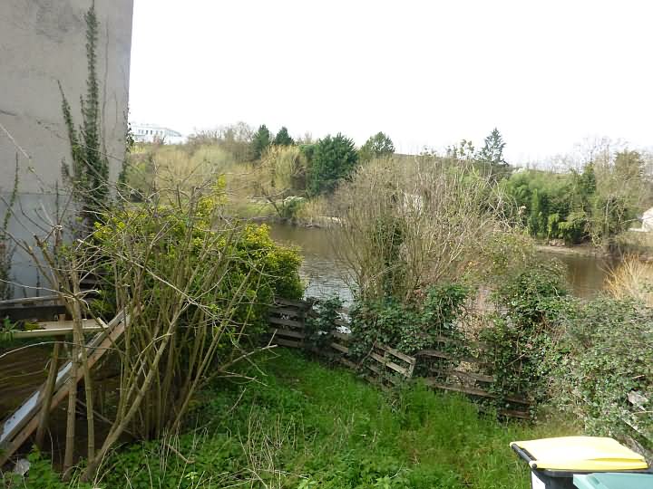 Maison en pierre de 2 chambres à vendre près de Liglet