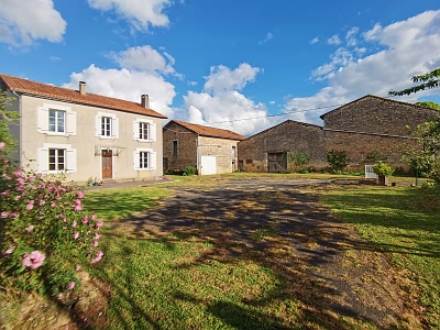 4 bed stone house for sale near Suaux