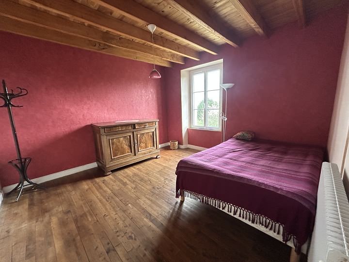 4 bed stone house for sale near Suaux