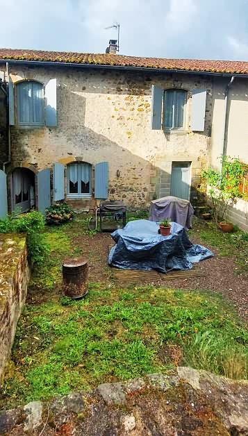 3 bed stone house for sale near Suaux