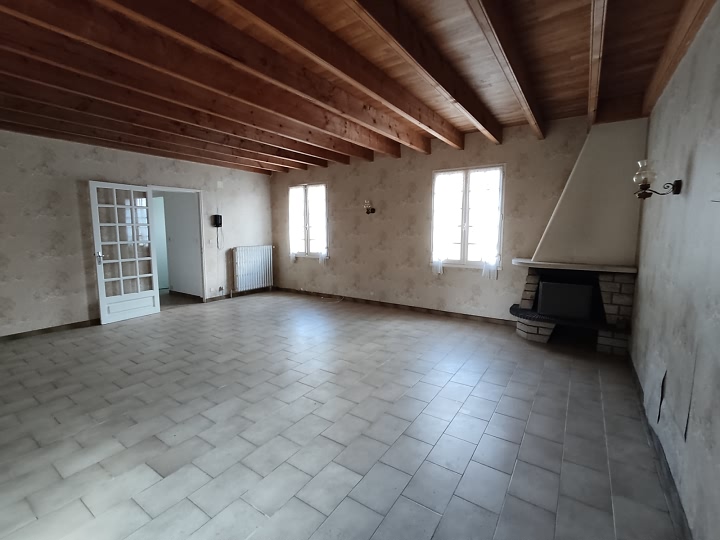 4 bed stone house for sale near Suaux