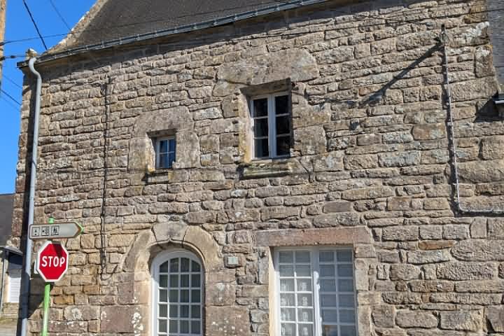 2 bed stone house for sale near Peer