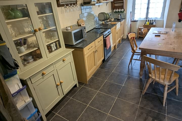 2 bed stone house for sale near Peer