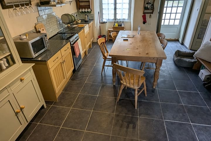 2 bed stone house for sale near Peer