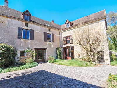 6 bed stone house for sale near Dordogne and Lot