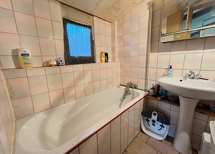 2 bed stone house for sale near Bonen