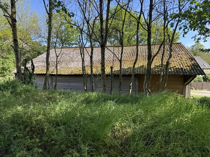 Stone house to renovate near Saint Vran