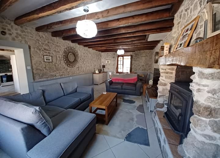 5 bed stone house for sale near Naillat