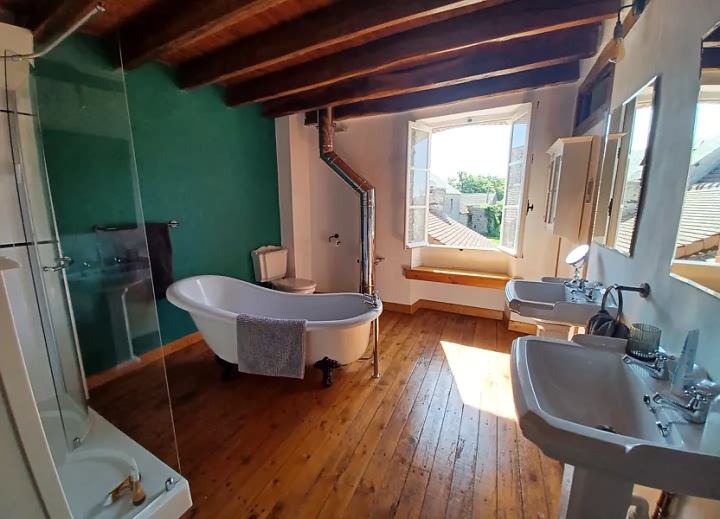 5 bed stone house for sale near Naillat