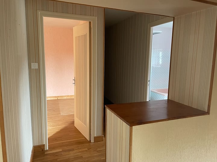 Maison en pierre de 2 chambres à vendre près de Jartaud