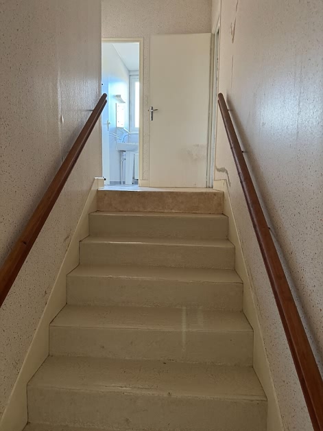 Maison en pierre de 4 chambres à vendre près de Jartaud