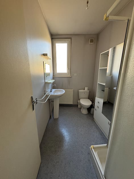 Maison en pierre de 4 chambres à vendre près de Jartaud