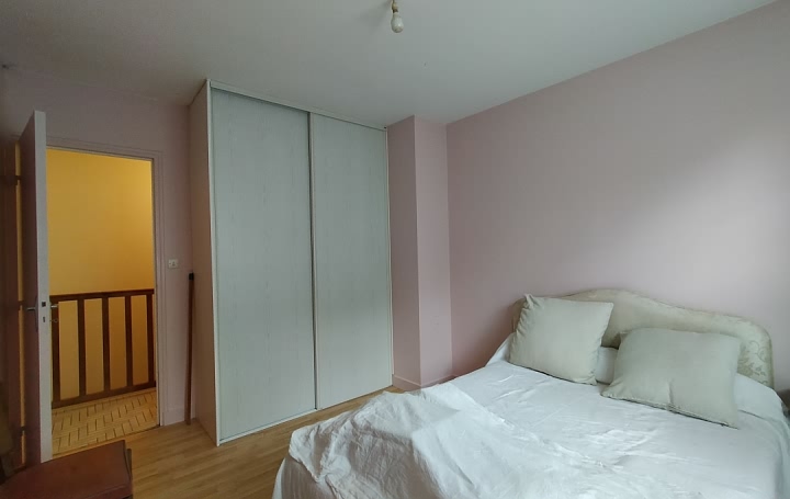 3 bed stone house for sale near Averton