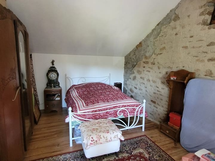 2 bed stone house for sale near Bion