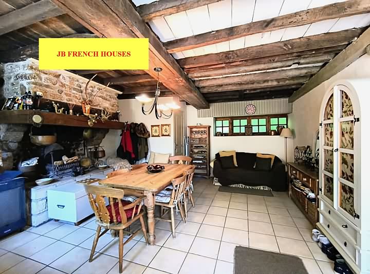 3 bed stone house for sale near Lesbois