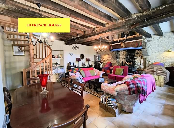 3 bed stone house for sale near Lesbois