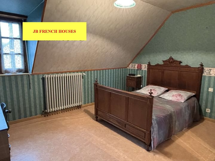 5 bed stone house for sale near Lesbois